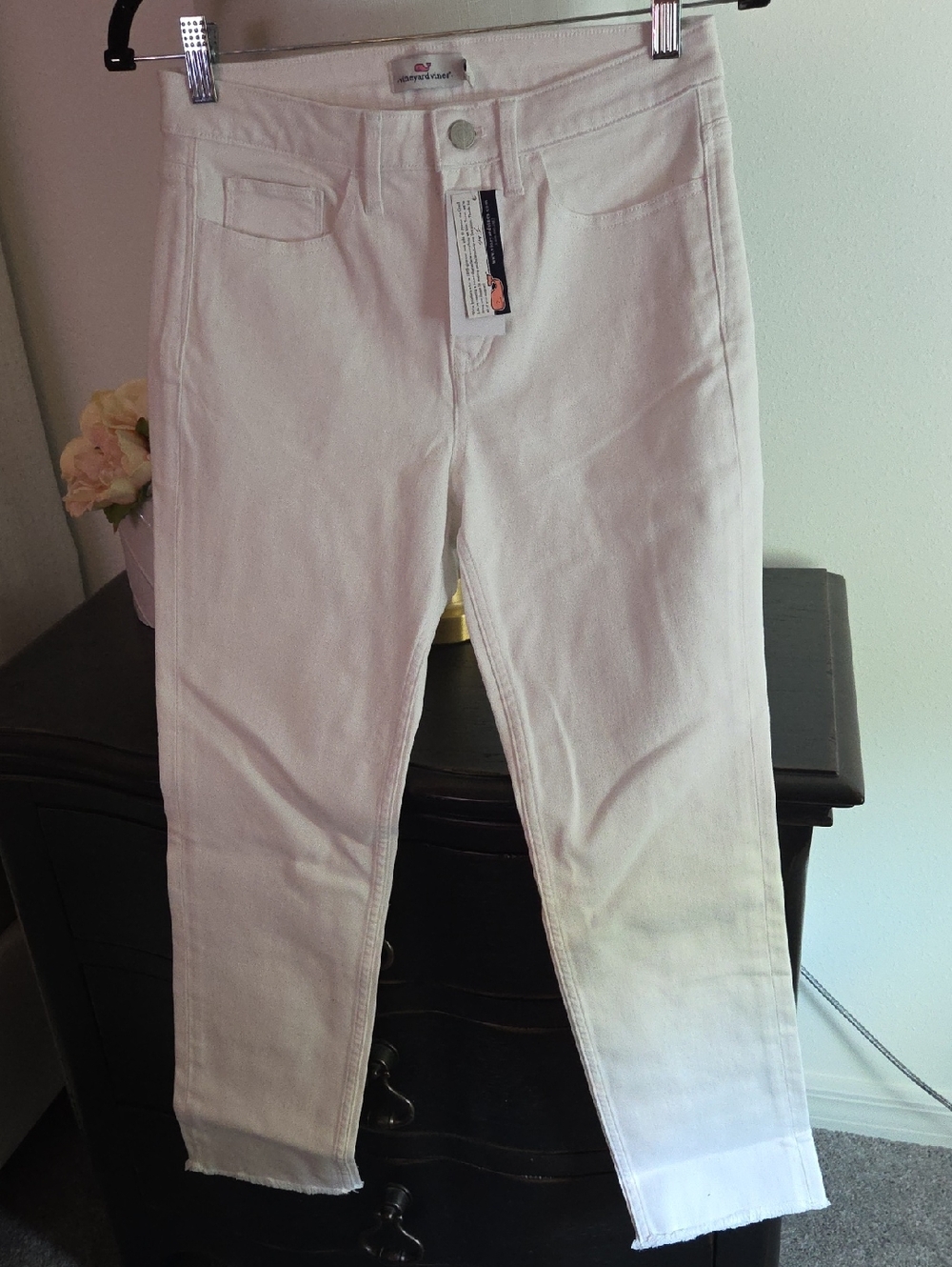 Vineyard Vines straight crop high rise white denim. Size 27.